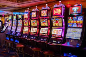 Arcade game tiles showing Aviator, Sweet Bonanza, and Fortune Tiger on slot4d login Mesin Arcade